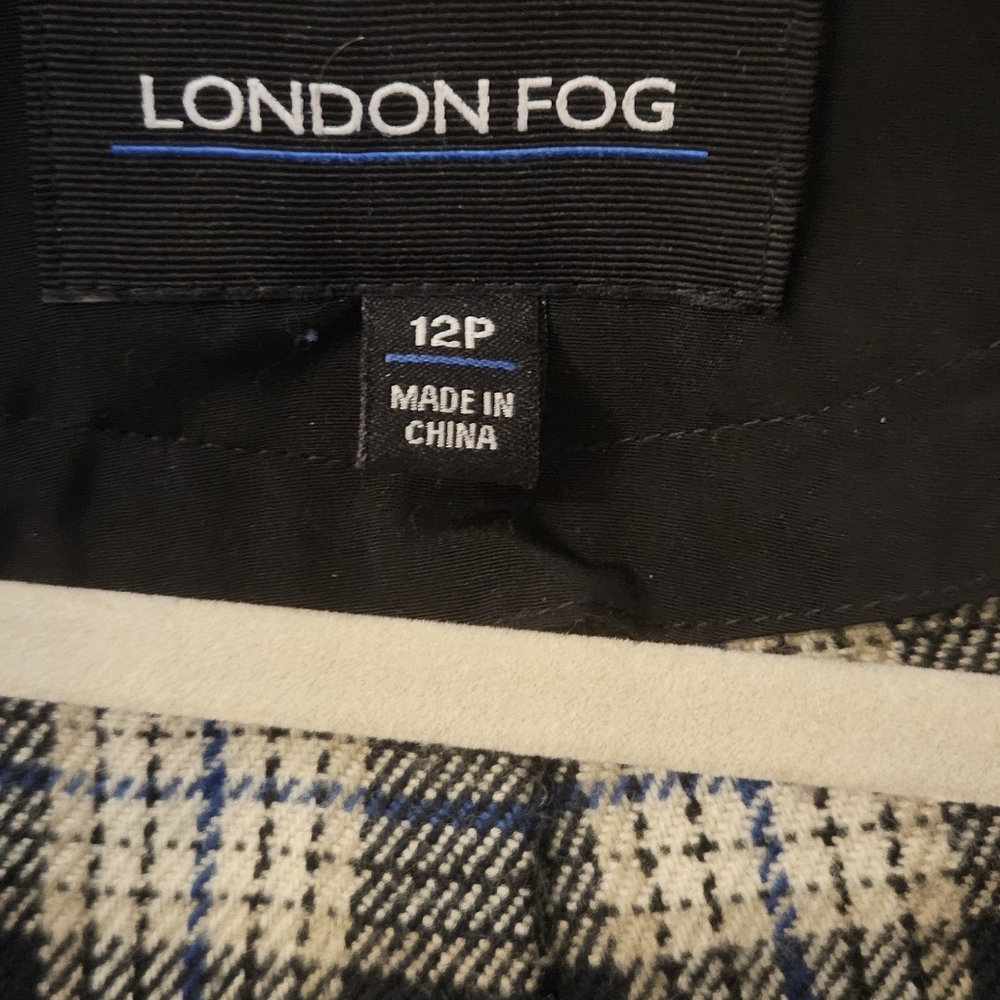 London Fog- Lined Black Trench Coat for Women 12 Petite - Picture 3 of 5